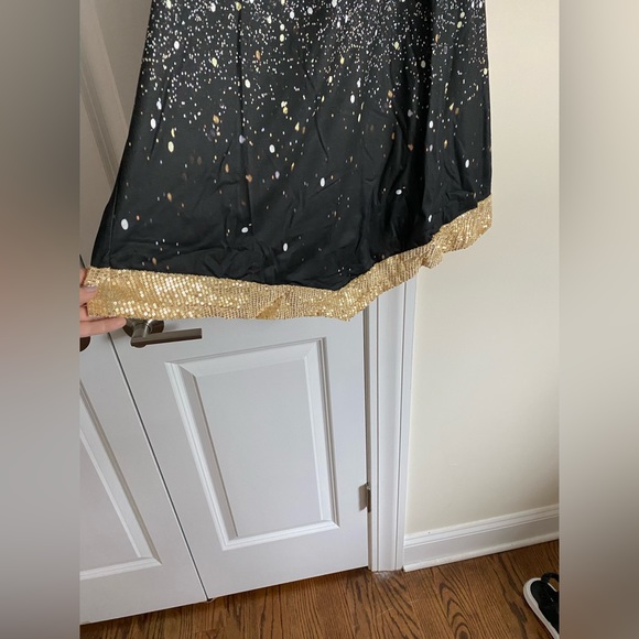 BNWT Cold Shoulder Sequin and Stretch Fabric Shirt - Picture 3 of 5